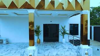 HP LUXURY HOTEL and SUITES