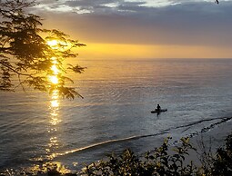 Six Degrees Off-Grid