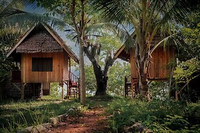 Six Degrees Off-Grid