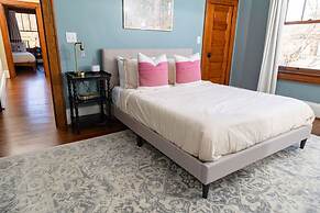 The Winona House - Boutique Hotel Near Downtown