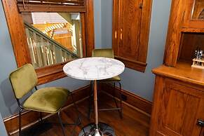 The Winona House - Boutique Hotel Near Downtown