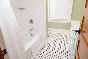 The Winona House - Boutique Hotel Near Downtown