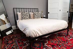 The Winona House - Boutique Hotel Near Downtown