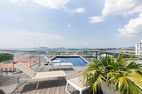 The Stylish Condo by Acomodo