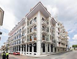 The Stylish Condo by Acomodo