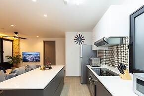 The Elegant Condo by Acomodo