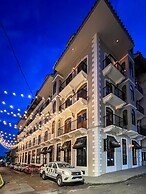 The Elegant Condo by Acomodo