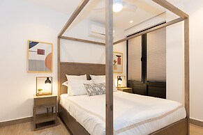 The Elegant Condo by Acomodo