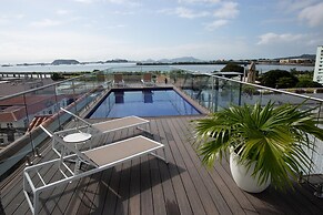 The Rooftop Condo by Acomodo
