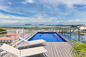 The Rooftop Condo by Acomodo