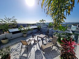 The Rooftop Condo by Acomodo