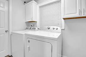 Lrg 5BR 5BA Home w 10 Beds Pool Hottb Gamerm2