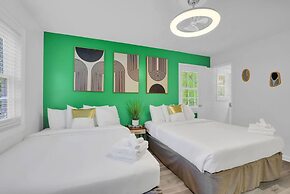 Lrg 5BR 5BA Home w 10 Beds Pool Hottb Gamerm2