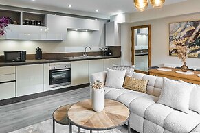 Host Stay Chic Townhouse by the Docks