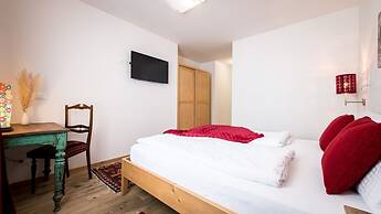 Am Schloss Guest House