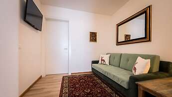 Am Schloss Guest House