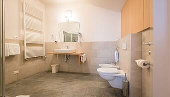 Am Schloss Guest House