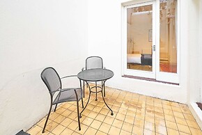 Host Stay Garden Flat