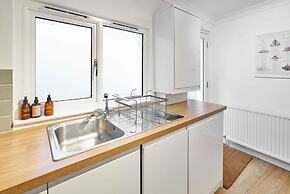 Host Stay Garden Flat