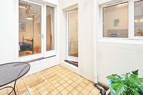 Host Stay Garden Flat