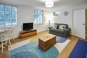 Host Stay Garden Flat