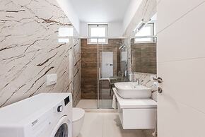 Spacious Apartment by the Beach - Tulipani