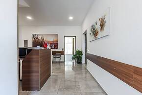 Spacious Apartment by the Beach - Tulipani