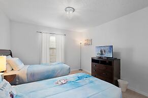 Amazing 4bdr Near Parks w Pool