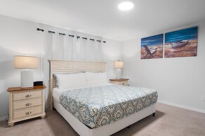 Amazing 4bdr Near Parks w Pool