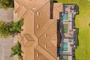 Amazing 4bdr Near Parks w Pool