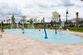 Amazing 4bdr Near Parks w Pool