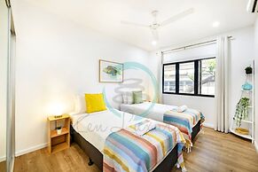 Urbanretreat Modern Outdoor Dining Backyard