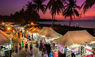 Urbanretreat Modern Outdoor Dining Backyard