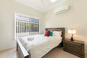 Zen Aqua Vista Workspace BBQ Private Lawn