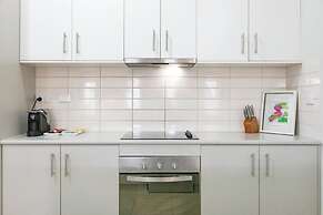 Zen Aqua Vista Workspace BBQ Private Lawn