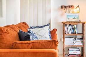 Zen Aqua Vista Workspace BBQ Private Lawn