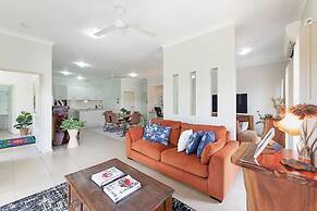 Zen Aqua Vista Workspace BBQ Private Lawn