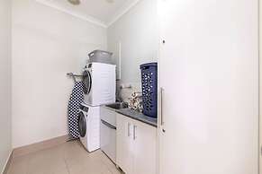 Zen Aqua Vista Workspace BBQ Private Lawn