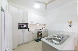 Zen Aqua Vista Workspace BBQ Private Lawn