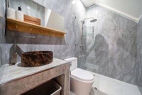 4-Storey Villa Mare with Seaview Pool