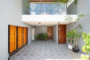 4-Storey Villa Mare with Seaview Pool