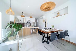 4-Storey Villa Mare with Seaview Pool