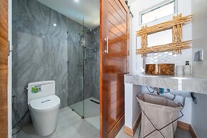 4-Storey Villa Mare with Seaview Pool