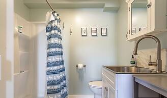 Ski Hike Lodge 5BR w Fire Pit Cozy Spaces