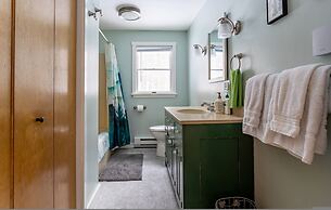 Ski Hike Lodge 5BR w Fire Pit Cozy Spaces