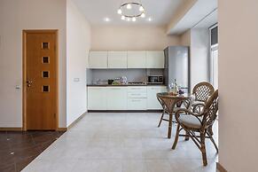 Comfortable Apartments near the metro.