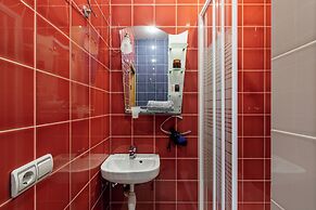 Comfortable Apartments near the metro.