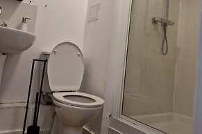 5 Guests - Pet Friendly - Balcony & Free Parking