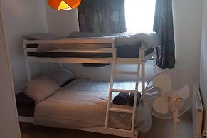 5 Guests - Pet Friendly - Balcony & Free Parking