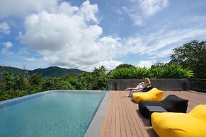 Naiharn Loft near Beach UTL B325